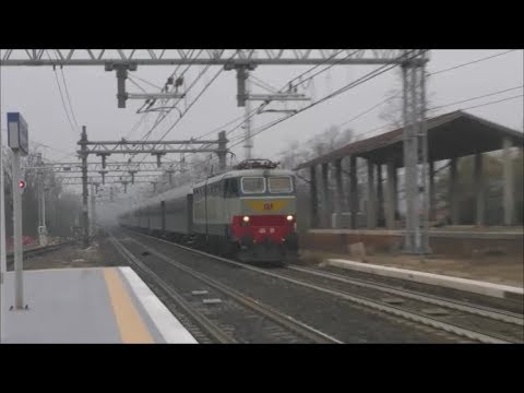 2017-12-08 E 656 001 con il treno dei mercatini di Natale a Trento per il ponte dell'Immacolata