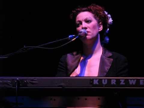 7/17 Amanda Palmer Explains "Have to Drive" @ The National, Richmond, VA 4/05/15