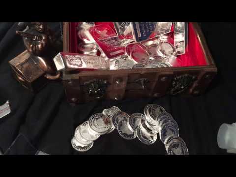 UNBOXING 40 oz SILVER  Pirate Chest Additon, 1947  1 Crown Balboa, Sentator Silver shout out.