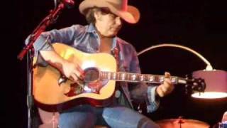 Dwight Yoakam: Buenas Noches From a Lonely Room (She Wore Red Dresses)