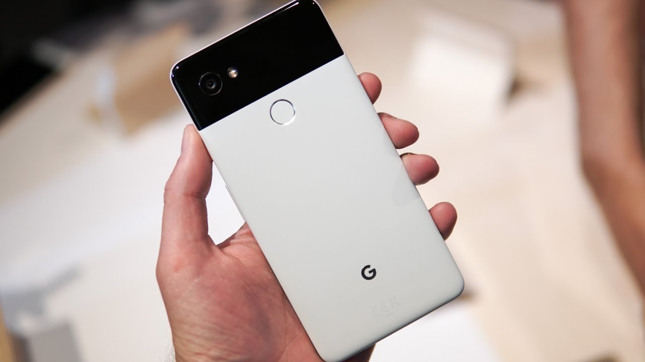 Google Pixel 2 and Pixel 2 XL First Look and Tour!