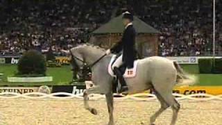 À voir ... Hip Hop Dressage!