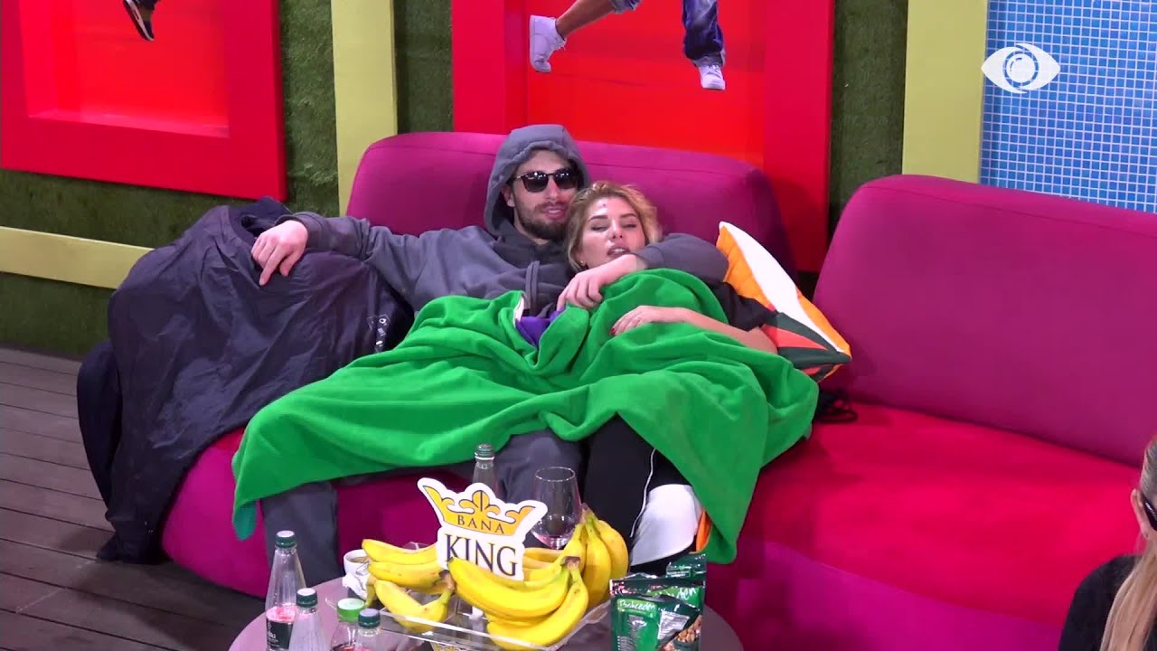 “Hajde flejmë bashkë”/ Ilnisa në krahët e Meritonit: Fli beb, mos më provoko…