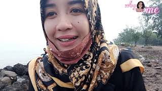 Download lagu at MARINA BEACH and met Mbah Narti mp3