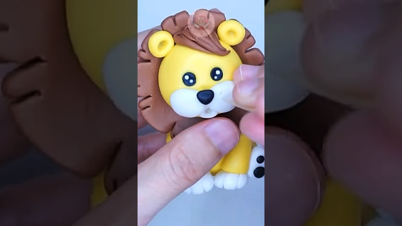 Fondant Lion | Jungle Safari Cake Theme #fondanttoppers #howto