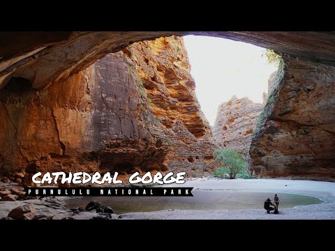image-How long is the Cathedral Gorge Walk?