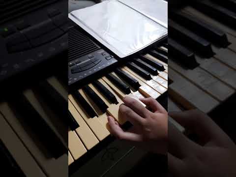 Belajar KEE 412 Keybordist : Dixie Tarigan. Penyanyi : Bu Joy Euodia Jeremiah S.Sn