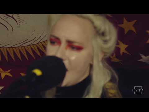 TOMMA INTET @ LVTV - Ta min hand inför din gud så ska jag dra dig ner till helvetet