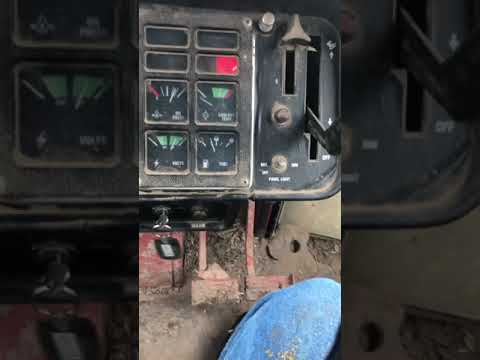 How To Drive a 1486 International Tractor