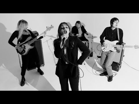 TWEN - Bore U [Official Music Video] (2022)