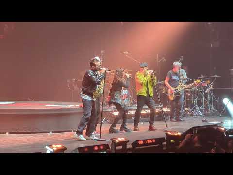 Luca Carboni con Elisa, Jovanotti e Cesare Cremonini / Mare Mare - live a Milano 2025