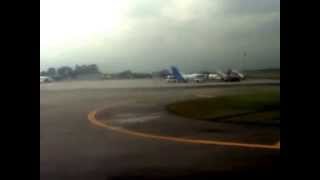 preview picture of video 'Landing at Bogota's El Dorado International Airport. Colombia'