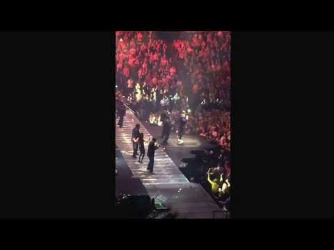 Justin Timberlake covers Poison by Bel Biv Devoe at the Scottrade Center in St. Louis, Nov. 19, 2013