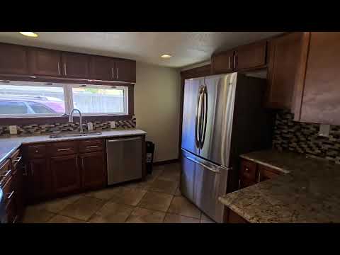 5BD/3BA Home Near Pearl St, CU, Hiking, Park - Available NOW! property video