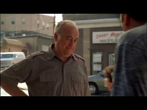 Maffiózók - Hesh közli Tonyval, hogy a bácsikája megakarja adóztatni