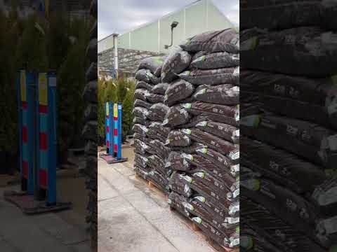 Lowe's Memorial Day $5/10 mulch is back ! 🔗BIO  #mulch #lowespartner  #gardening @lowes #diy  #fyp