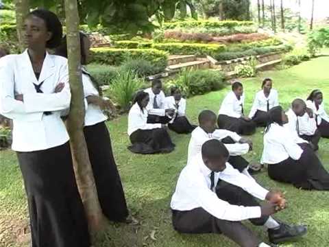 Living Voice Choir Uganda - tunateseka duniani