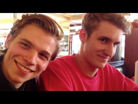 The Auto-Interview : Sizarr