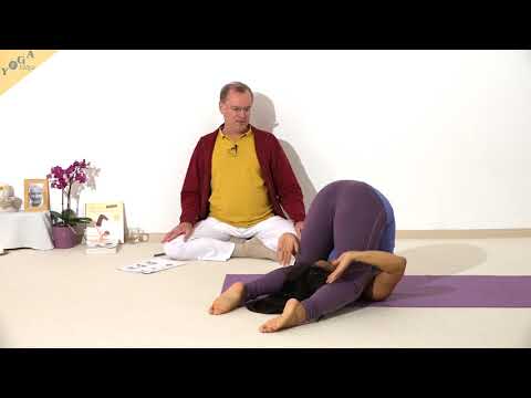 Ohr-Pose mit Füßen hinter dem Kopf - Yoga Asana Lexikon