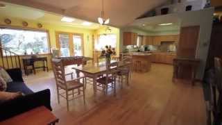 preview picture of video 'Downtown Pet Friendly Portland Avenue Bend Oregon Vacation Rental Hot Tub'