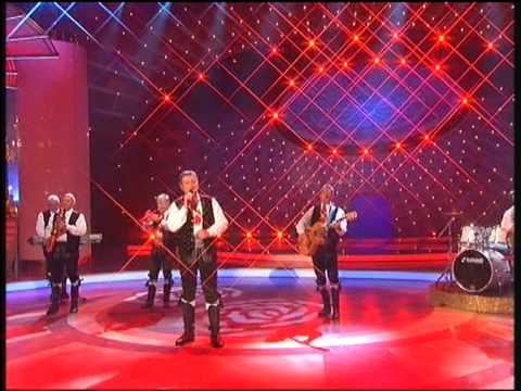 Die Kastelruther Spatzen - [HQ] - Ein Kreuz und eine Rose - Krone der Volksmusik  vom 09.01.2010