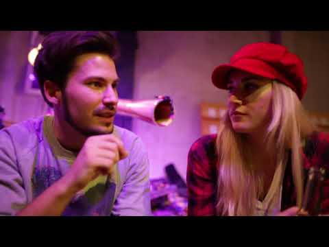 Easywriters TV "Hi5″ meets ELIZA