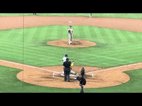 Tanner Scott vs Kike Hernandez