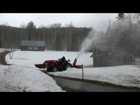 Massey Ferguson 1736 et souffleur Econor E78
