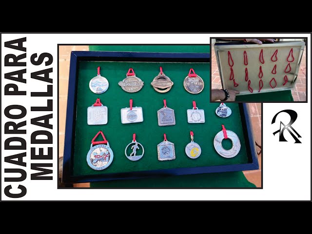 Vídeo relacionado con Soporte de exhibición de medallas, marco de caja, caja de sombra para medallas, baberos de carreras y exhibiciones de fotos, 1 estuche para medallas/marco de fotos para corredores de maratón