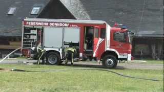preview picture of video 'Feuerwehrübung - Vollbrand großer Bauernhof mit 3 schwer Verletzten'