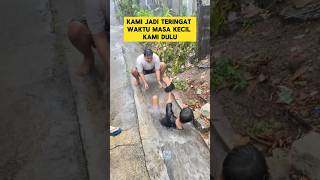 Download lagu momen lucu ketika main perosotan saat hujan deras ‼️‼️#momenlucu #lucu #haru #kocak #ketawa mp3