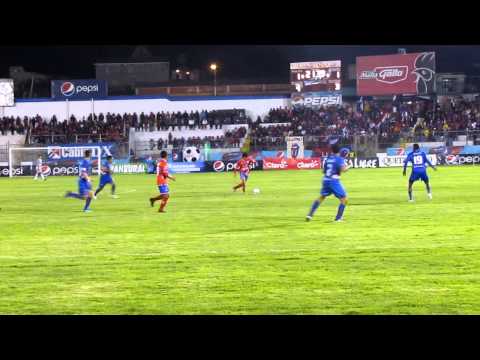 Xelajú-Municipal. Chivos 2 Rojos 1