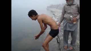 yatra shri hemkunt sahib ( The water is sarover colder than ice )