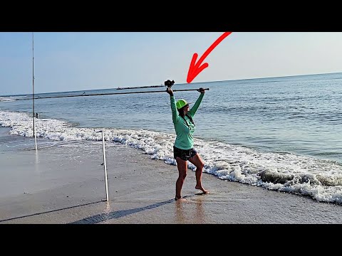 How To Cast A Surf Fishing Rod (For Distance & Accuracy)