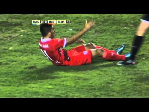 Chilena fallida de Fernández. Racing 0 - Independiente 0. Fecha 12. Primera División 2016.
