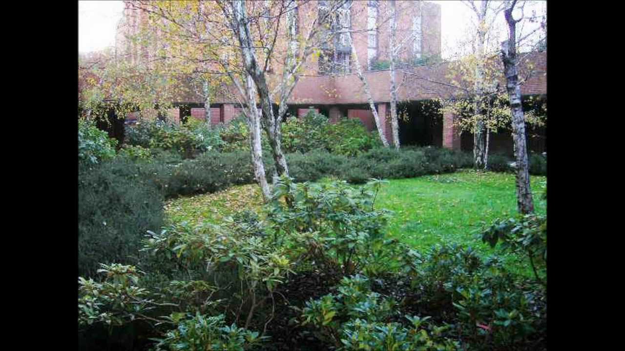 San Donato Milanese. Via Moro 10. Appartamento di 135 mq con terrazzino. Finiture di pregio