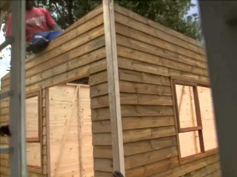 Wendy house building (Time Lapse)