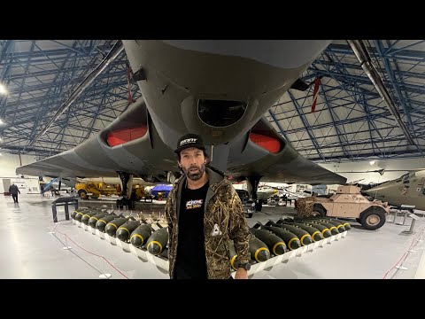 I GET UP CLOSE TO A LANCASTER BOMBER !!!