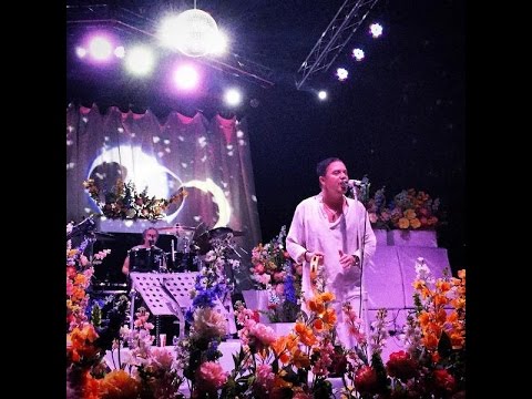 2015 Faith No More Midlife Crisis Crowds - HootyHaHa