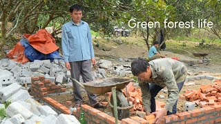 Robert began building the pigsty and preparing to move the pigs home. Green forest life 