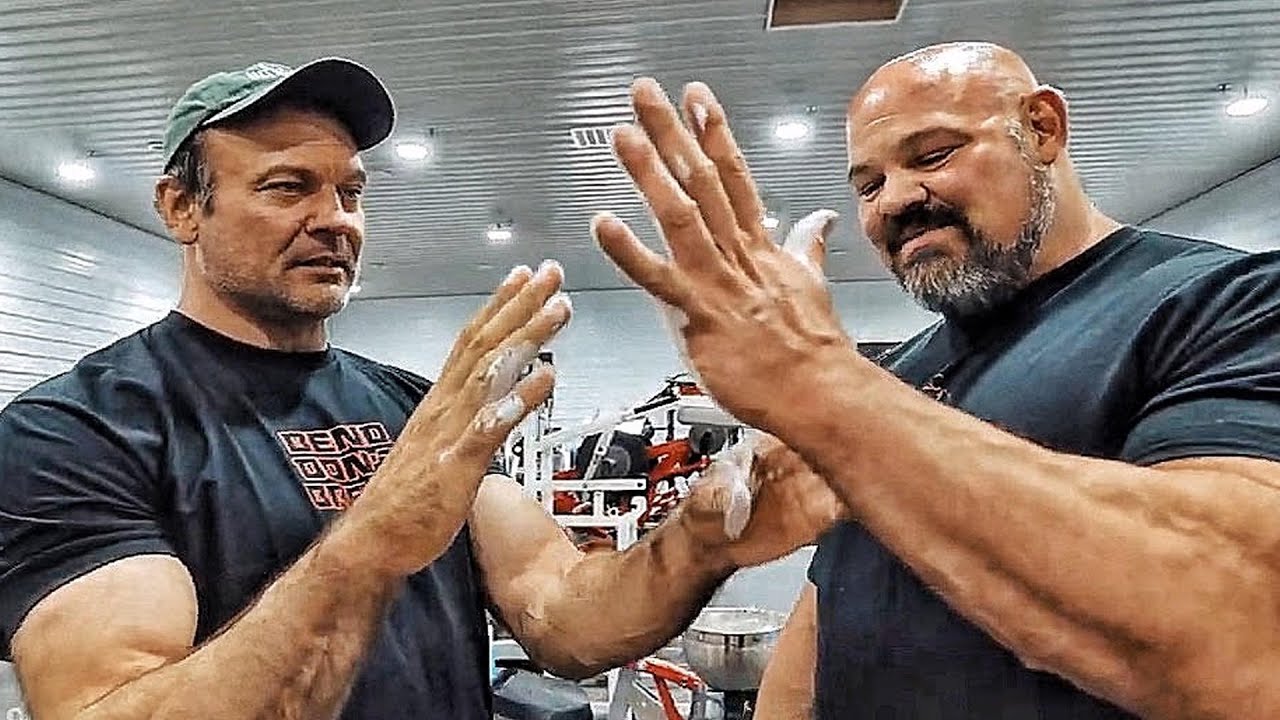 BRIAN SHAW vs DEVON LARRATT SHOCKING HAND SIZE DIFFERENCE!