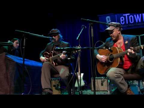 The Pines - Aerial Ocean (eTown webisode #1067)