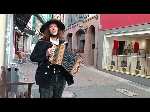 Philipp Hoffmann: Auf vielen Straßen dieser Welt - Straßenmusik - Am Wochenmarkt Fulda