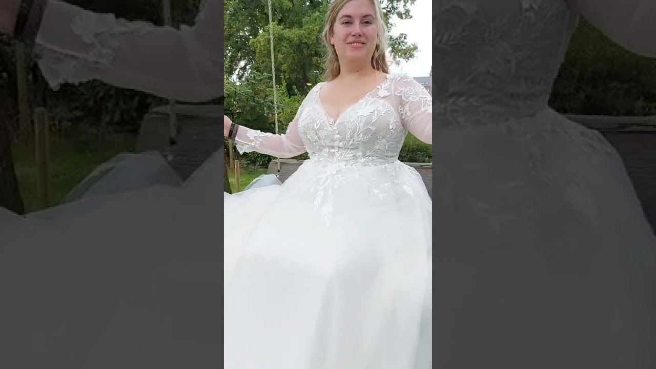 trouwjurk met Lange mouwen van kant.