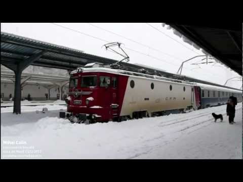 Tren blocat în zăpadă