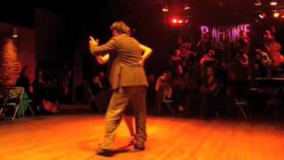 Fausto Carpino y Veronica Toumanova bailando un tango en Bendita Milonga (Buenos Aires) 1