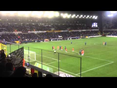 Parfait Mandanda . Arrêt penalty .