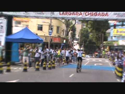 CHEGADA DOS CAMPEÕES - Circuito XC de Favelas 2011 RJ.wmv