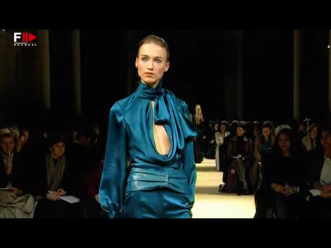 GUY LAROCHE Fall 2000 Paris - Fashion Channel