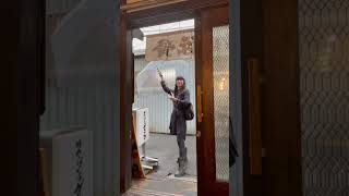 【出勤のしかたカッコいい選手権】小娘出勤